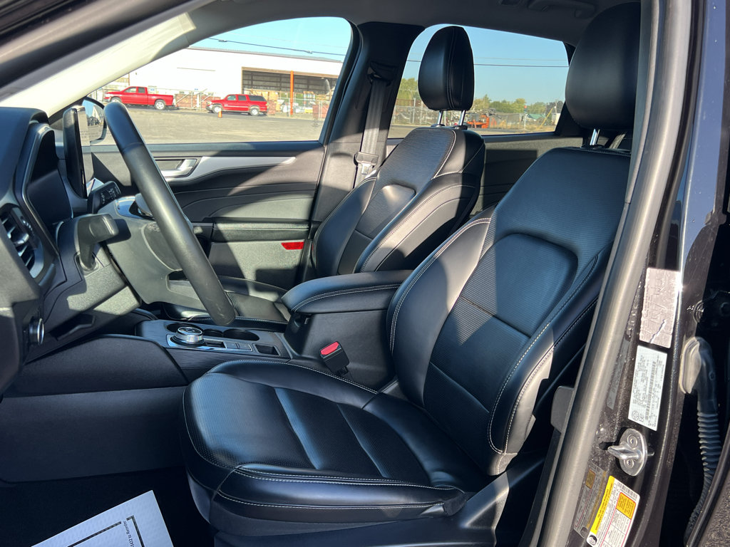 Used 2024 Ford Escape Platinum AWD/4WD image 25