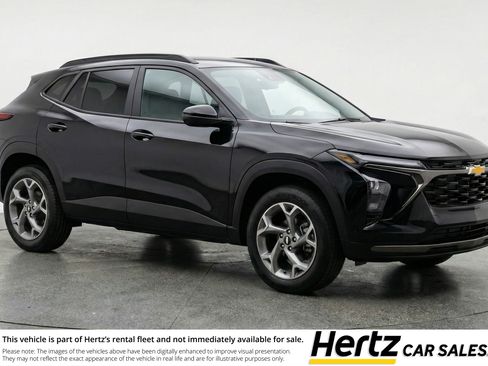 Used 2025 Chevrolet Trax LT image 1