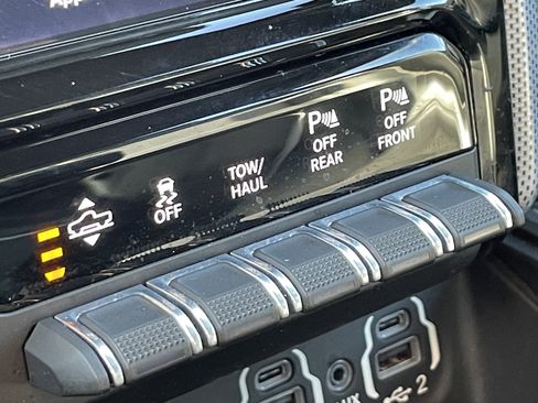 Used 2021 RAM 1500 Limited AWD/4WD image 26