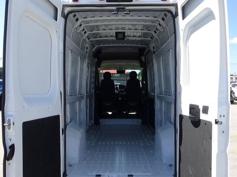Used 2026 RAM ProMaster 2500 w/ Convenience Group FWD image 10