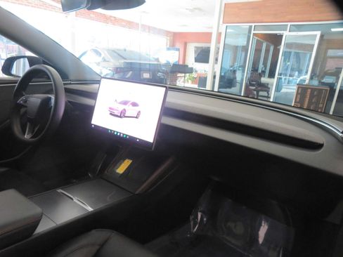 Used 2024 Tesla Model 3 Long Range RWD image 28
