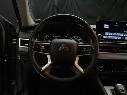 Used 2022 Mitsubishi Outlander SEL image 23