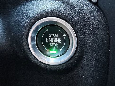 Used 2019 Chevrolet Silverado 1500 LT w/ Texas Edition image 9