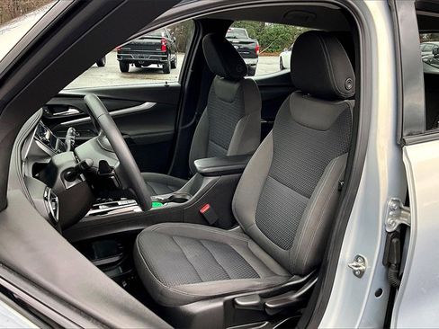 Used 2023 Chevrolet Bolt EUV LT image 17