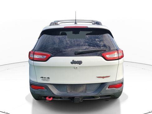 Used 2015 Jeep Cherokee Trailhawk w/ Comfort/Convenience Group AWD/4WD image 5