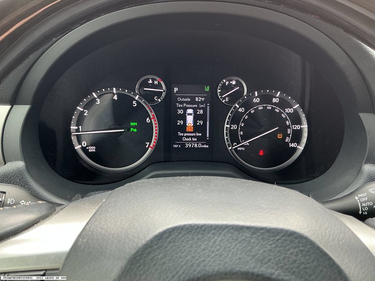 Used 2022 Lexus GX 460 Premium w/ Premium Package AWD/4WD image 9