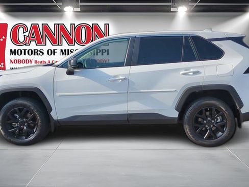 Used 2023 Toyota RAV4 LE FWD image 8