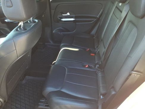 Used 2022 Mercedes-Benz GLB 250 GLB 250 image 13