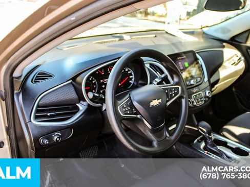 Used 2024 Chevrolet Malibu LT image 21