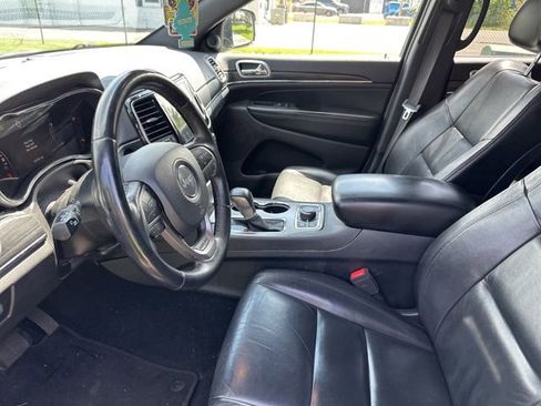Used 2019 Jeep Grand Cherokee Limited AWD/4WD image 7