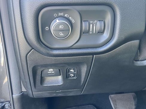 Used 2019 RAM 1500 Big Horn AWD/4WD image 17