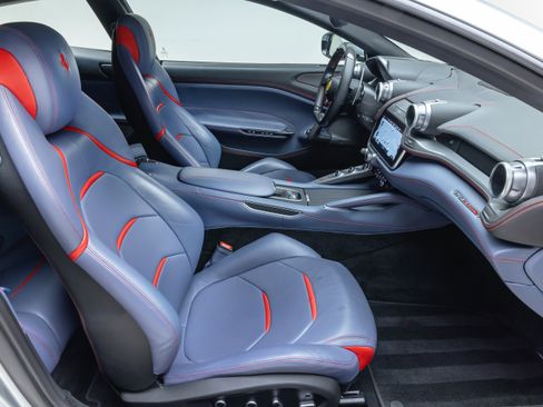 Used 2018 Ferrari GTC4Lusso T image 50