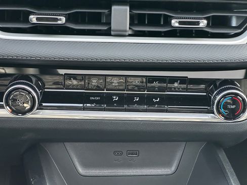 New 2026 Chevrolet Equinox LT image 17