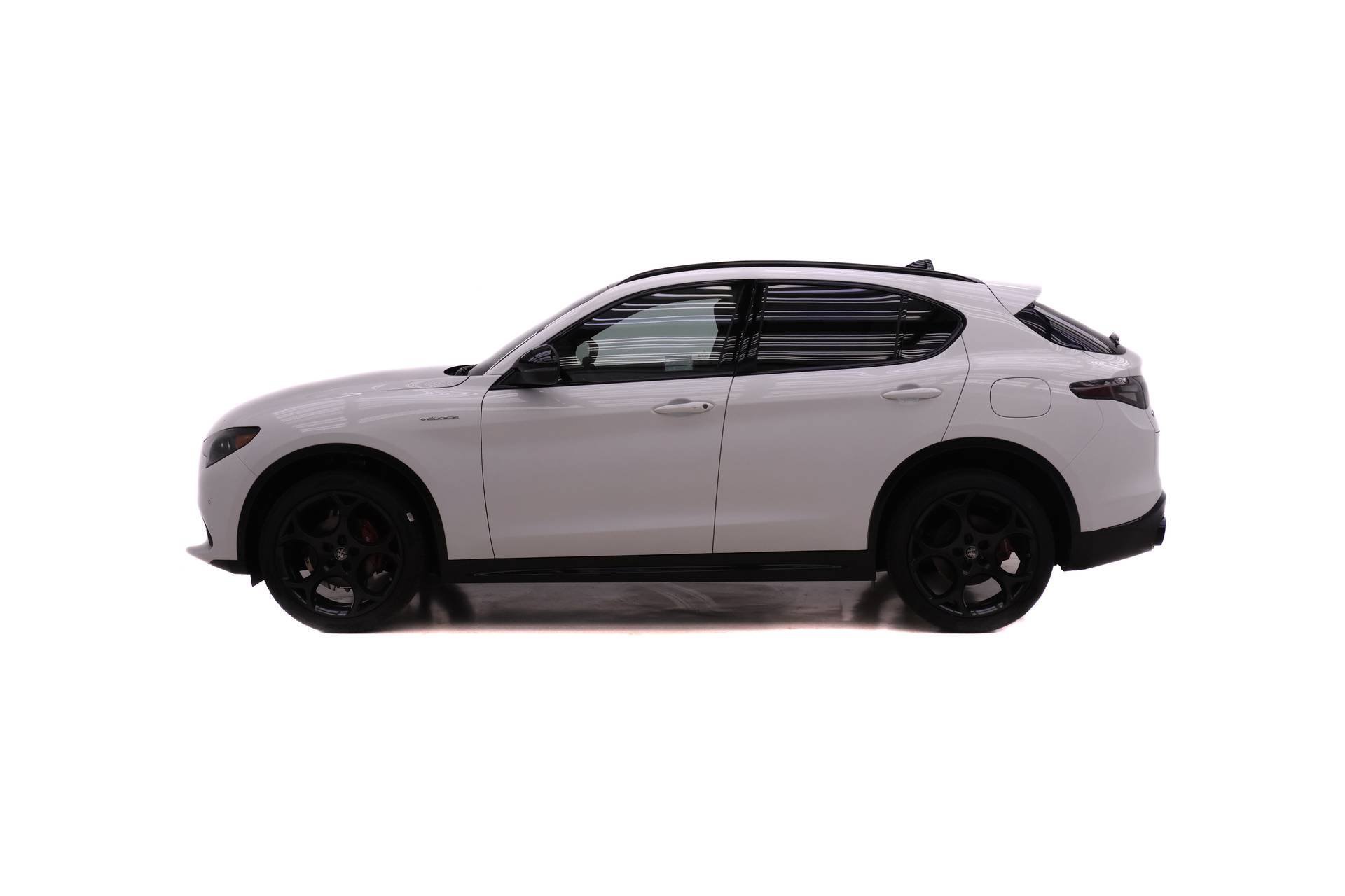 New 2026 Alfa Romeo Stelvio Sprint AWD/4WD image 3