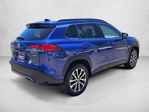 Used 2024 Toyota Corolla Cross XLE FWD image 5