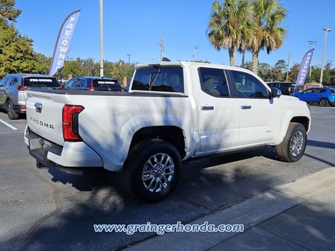 Used 2024 Toyota Tacoma Limited w/ Limited Package (LT) image 5