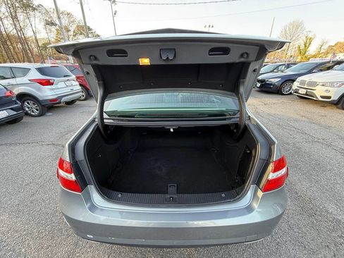 Used 2010 Mercedes-Benz E 350 Sedan image 19