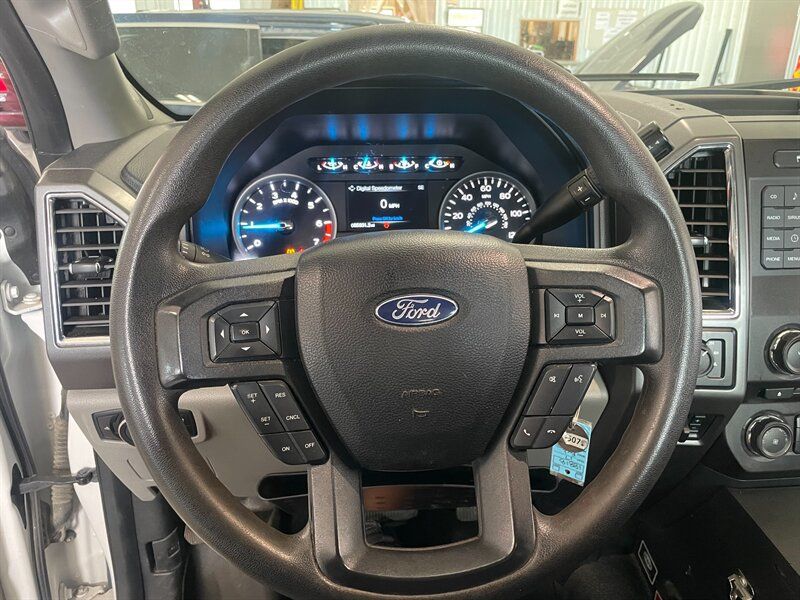 Used 2017 Ford F250 XLT AWD/4WD image 9