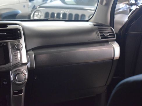 Used 2014 Toyota 4Runner SR5 image 40