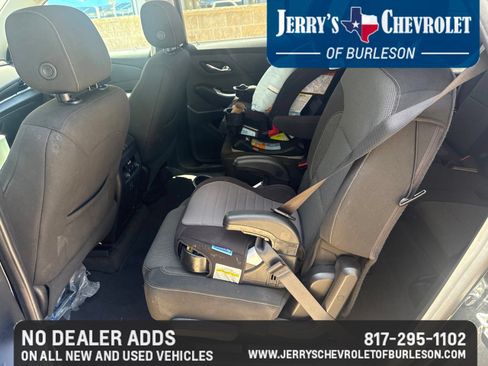 Used 2019 Chevrolet Traverse LT FWD image 7