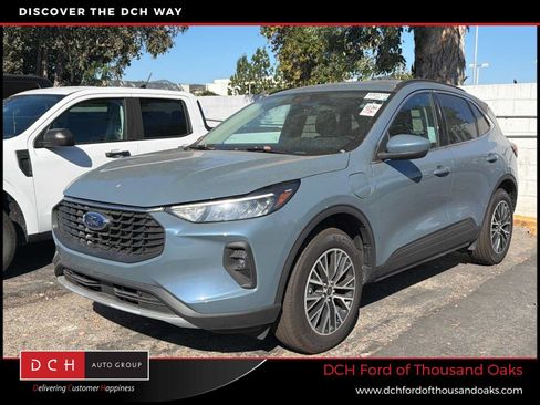 Certified 2025 Ford Escape SE w/ Class II Trailer Tow Package FWD image 1
