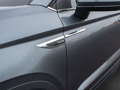 Used 2024 Volkswagen Taos SE image 15