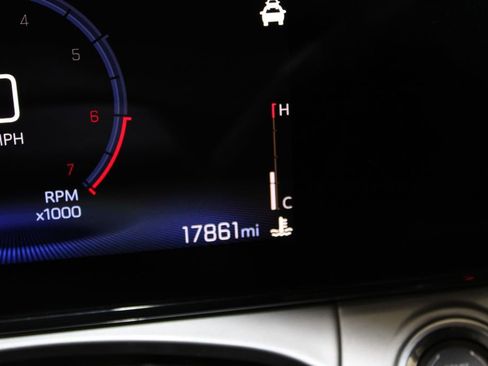 Used 2025 Chevrolet Trax LT image 16