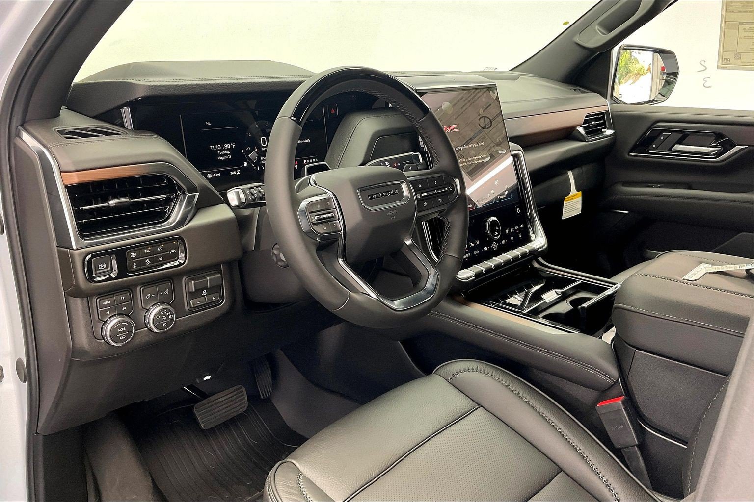 New 2026 GMC Yukon Denali w/ Denali Reserve Package AWD/4WD image 4