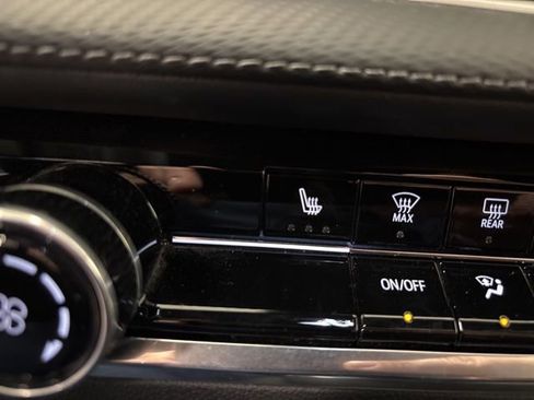 Used 2025 Chevrolet Equinox LT w/ Safety and Technology Package AWD/4WD image 23