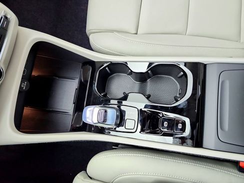 New 2026 Volvo XC40 B5 Ultra w/ Climate Package AWD/4WD image 26