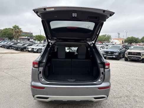 Used 2023 Mitsubishi Outlander SE FWD image 20