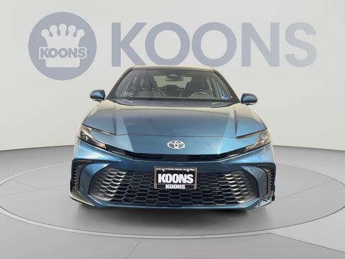 Used 2025 Toyota Camry SE AWD/4WD image 11