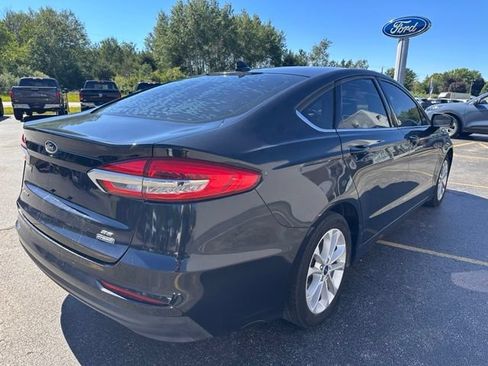 Used 2020 Ford Fusion SE FWD image 6
