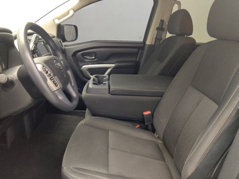 Used 2019 Nissan Titan SV RWD image 17