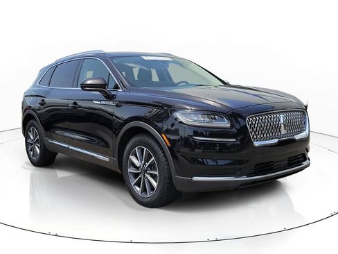 Certified 2022 Lincoln Nautilus FWD image 2