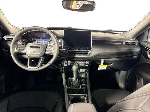 Used 2026 Jeep Compass Latitude AWD/4WD image 12