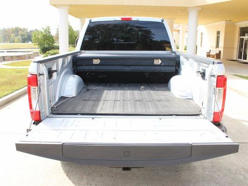 Used 2017 Ford F250 Lariat w/ Lariat Value Package image 20