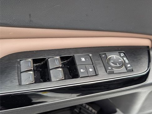 Used 2025 Lexus ES 300h w/ Technology Package image 20