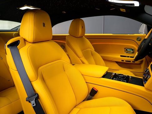 Used 2025 Rolls-Royce Spectre Black Badge w/ Spectre Enhancement Package image 25