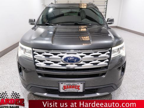 Used 2019 Ford Explorer XLT w/ Equipment Group 202A image 7