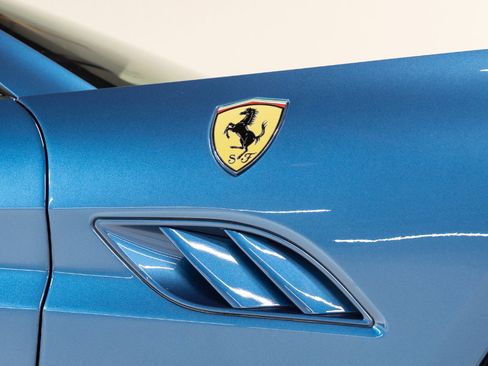 Used 2010 Ferrari California image 35
