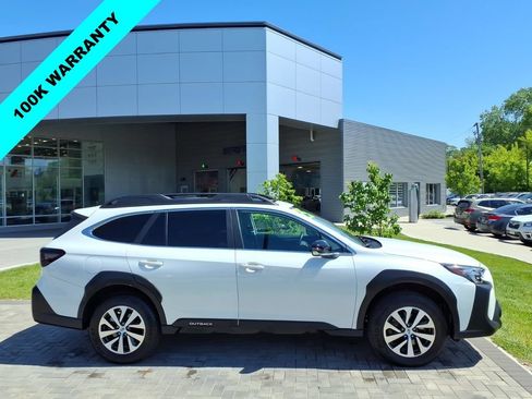 Certified 2025 Subaru Outback Premium AWD/4WD image 9