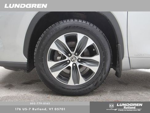 Used 2022 Toyota Highlander XLE image 50