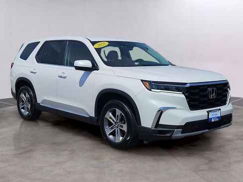 Certified 2025 Honda Pilot EX-L image 3