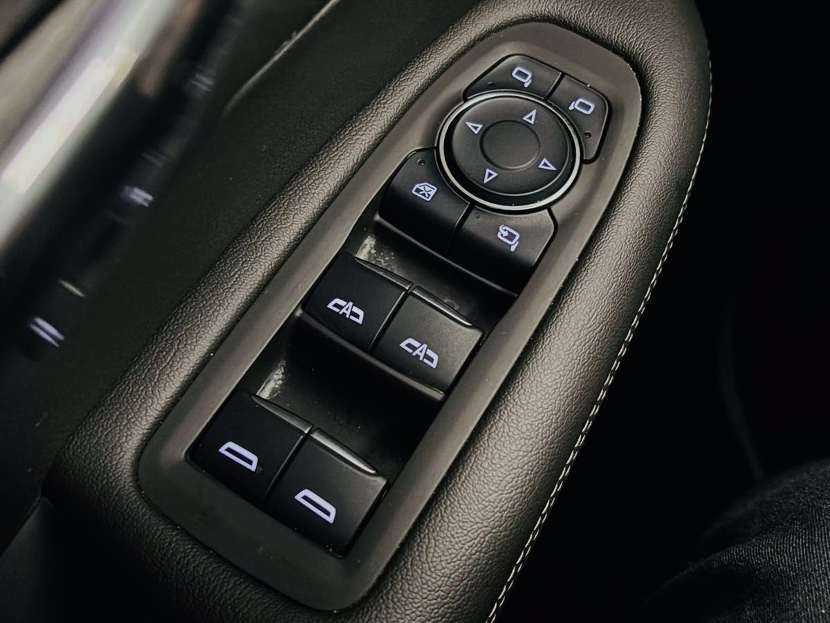 Used 2024 Cadillac XT6 Premium Luxury w/ Technology Package FWD image 36
