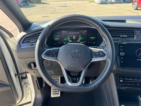 Used 2023 Volkswagen Tiguan SE R-Line AWD/4WD image 11