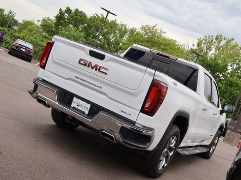 Used 2023 GMC Sierra 1500 SLT w/ SLT Premium Package AWD/4WD image 7