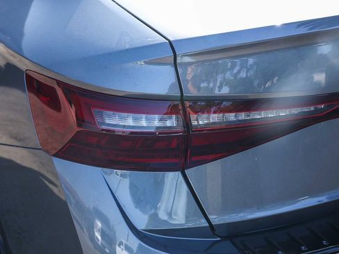 New 2026 Volkswagen Jetta SE image 9