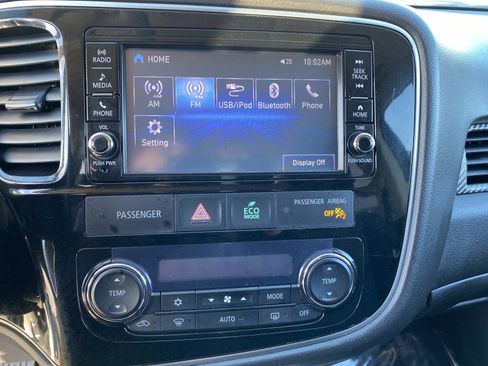 Used 2018 Mitsubishi Outlander ES image 10