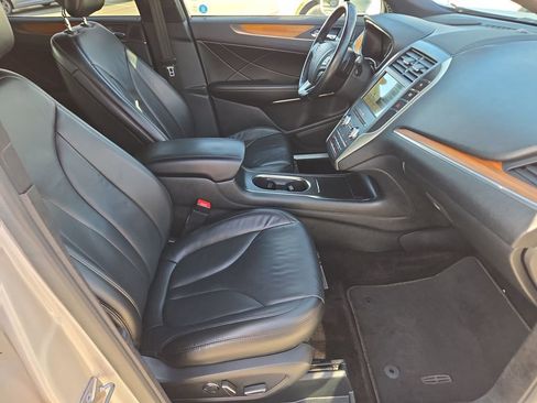 Used 2018 Lincoln MKC Select w/ Select Plus Package image 17